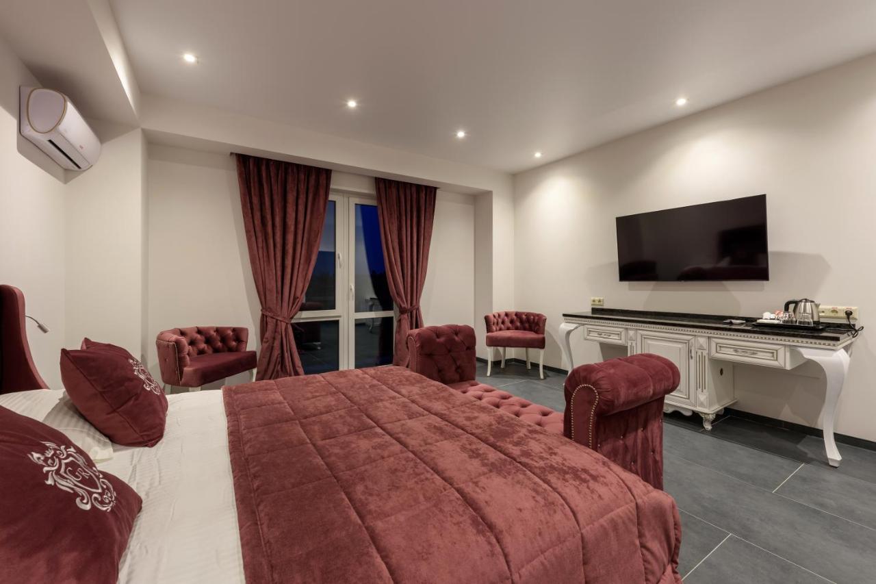 Grand Royal Ξενοδοχείο Chernivtsi Εξωτερικό φωτογραφία