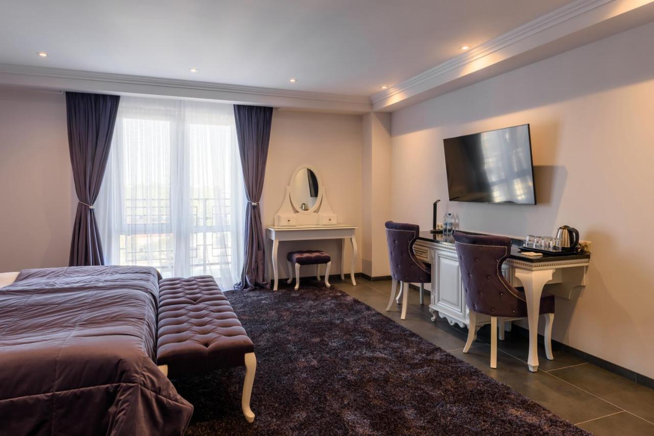Grand Royal Ξενοδοχείο Chernivtsi Εξωτερικό φωτογραφία